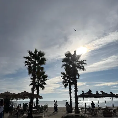 R&m One Bedroom Seafront Apartment *